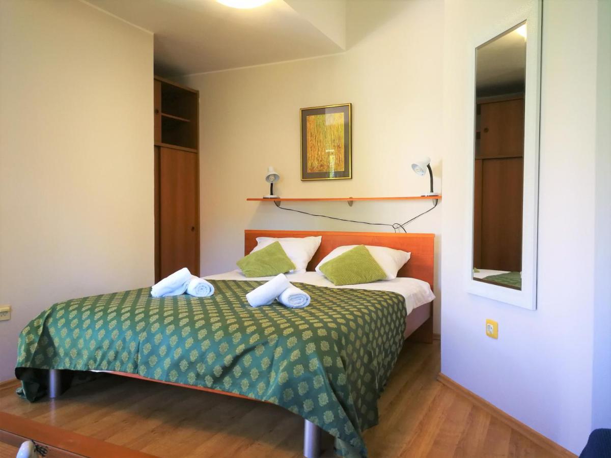 פיישצ'נה אובלה Apartments Bilic With Garden & Swimming Pool - 50M From The Beach מראה חיצוני תמונה