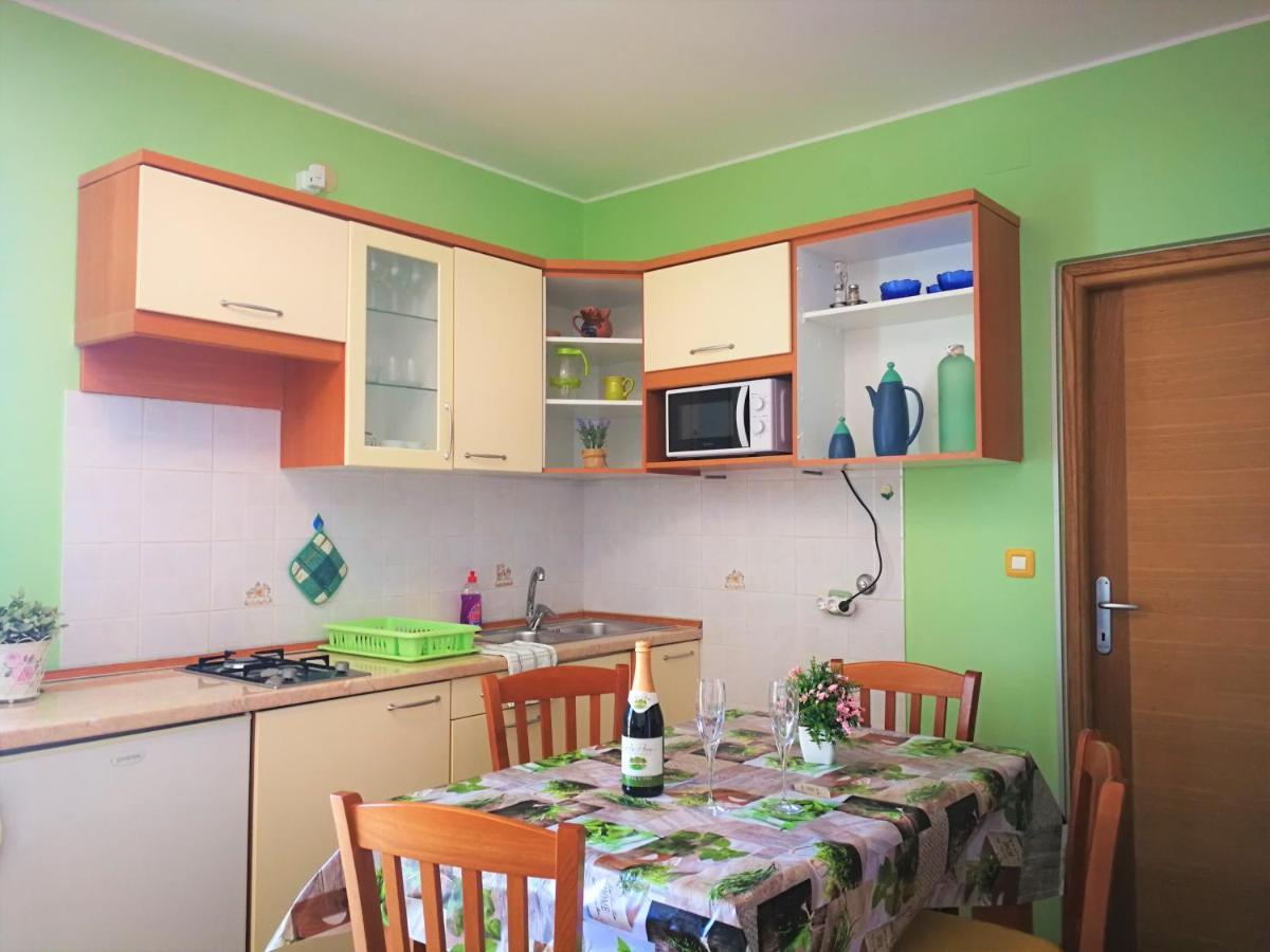 פיישצ'נה אובלה Apartments Bilic With Garden & Swimming Pool - 50M From The Beach מראה חיצוני תמונה
